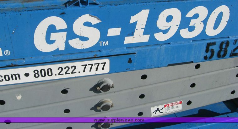 image for item 6614 2005 Genie GS-1930 scissor lift