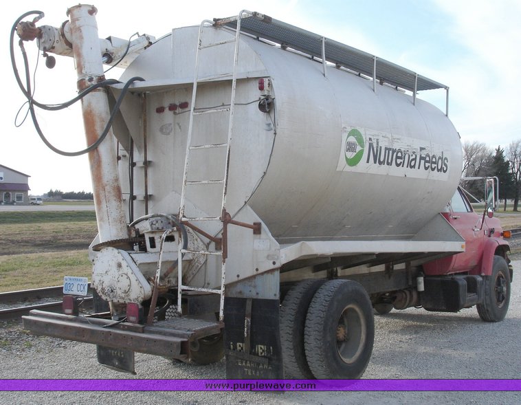 image for item 1100 1981 Chevrolet C70 feed delivery truck