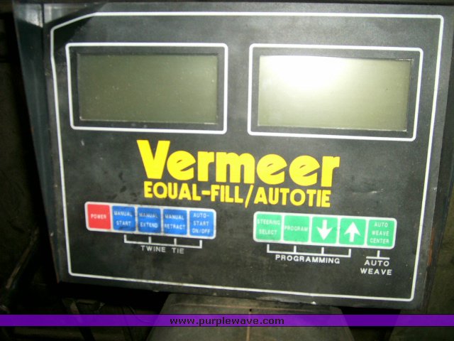 image for item 1200 Vermeer 605 Super J baler