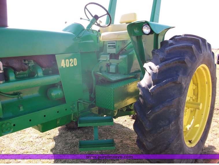 image for item 1300 1969 John Deere 4020 tractor
