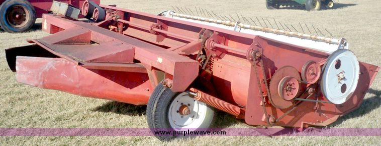 image for item 3047 Hesston P712 swather