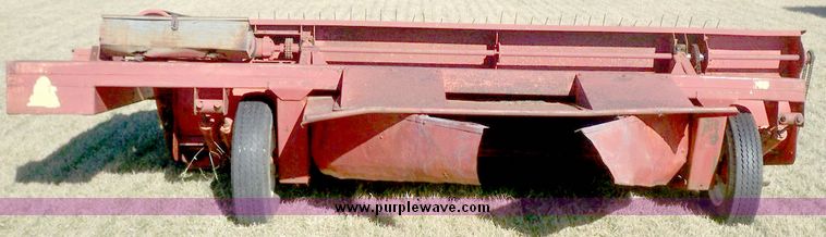 image for item 3047 Hesston P712 swather