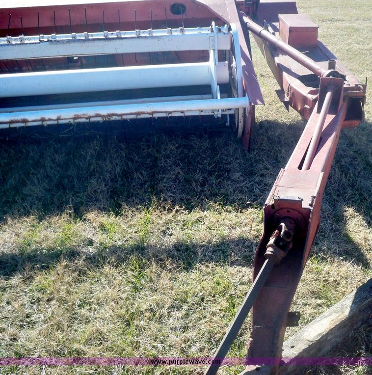 image for item 3047 Hesston P712 swather