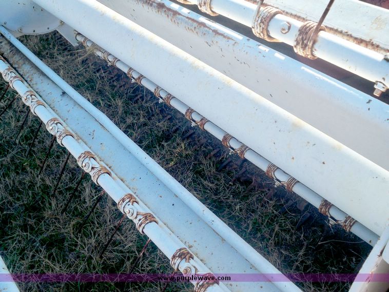 image for item 3047 Hesston P712 swather