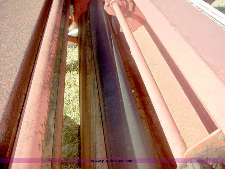 image for item 3047 Hesston P712 swather