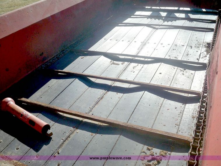 image for item 3048 New Holland 155 manure spreader