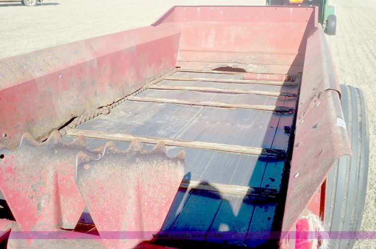 image for item 3048 New Holland 155 manure spreader