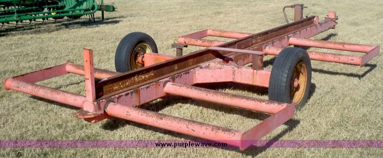 image for item 3052 Round bale trailer