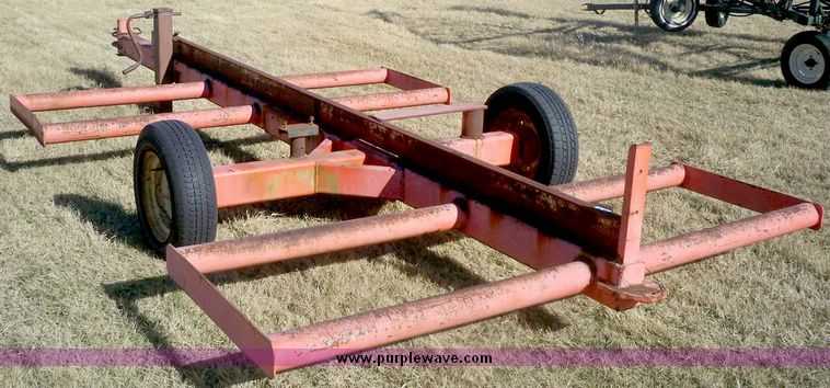 image for item 3052 Round bale trailer
