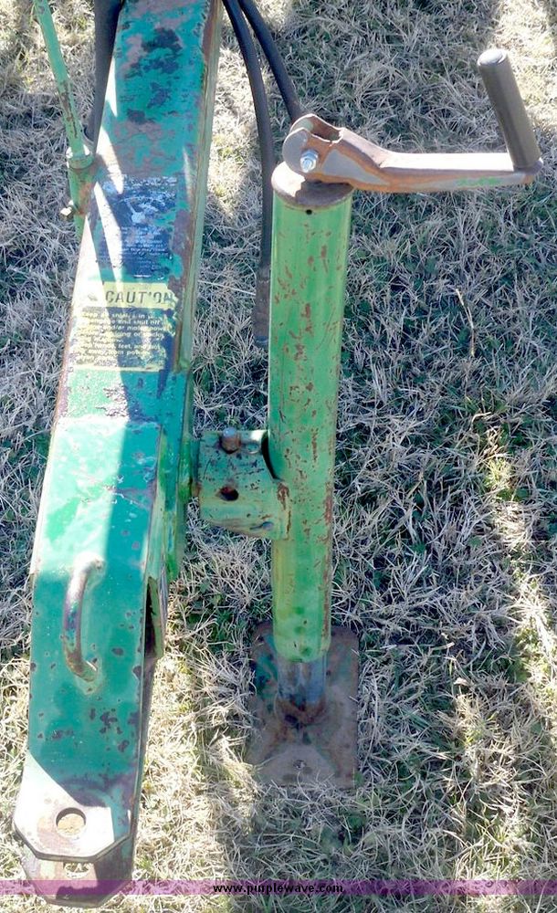 image for item 3053 John Deere 700 hydraulic rake