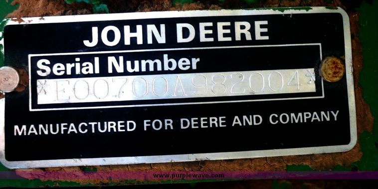 image for item 3053 John Deere 700 hydraulic rake