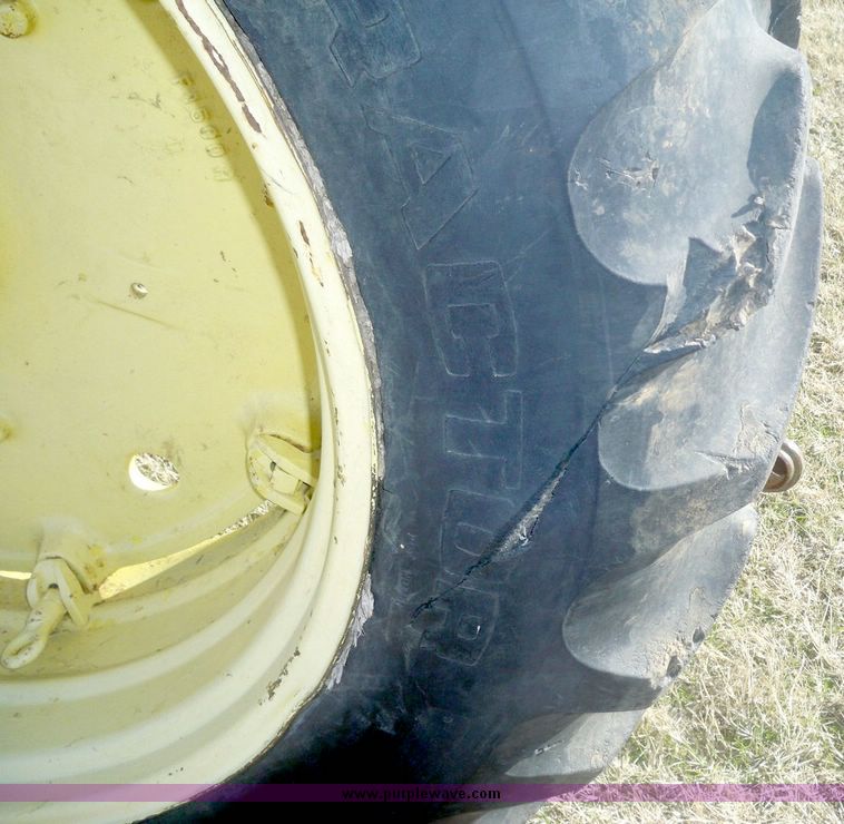 image for item 3054 John Deere 3010 tractor