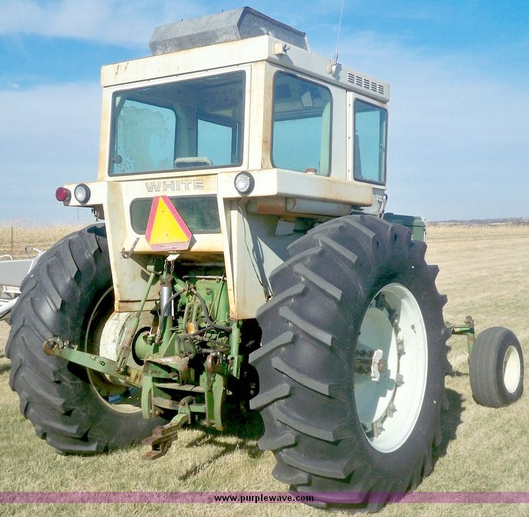 image for item 3055 Oliver 1955 tractor