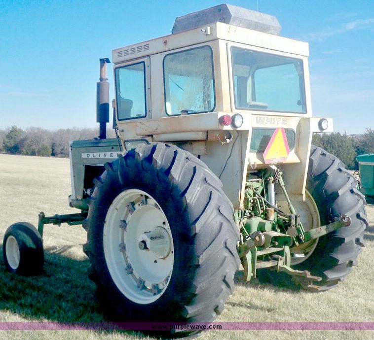 image for item 3055 Oliver 1955 tractor