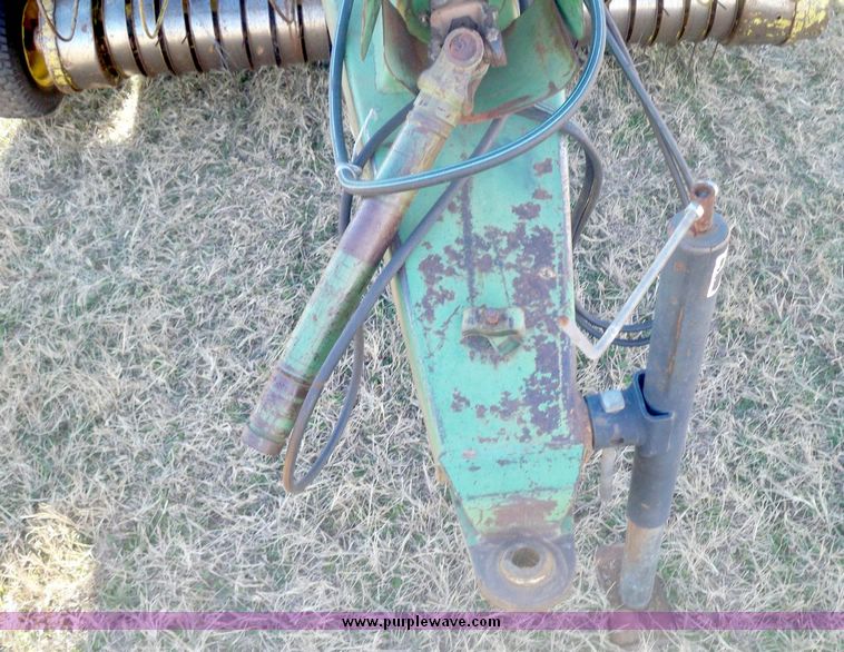 image for item 3058 John Deere 510 round baler