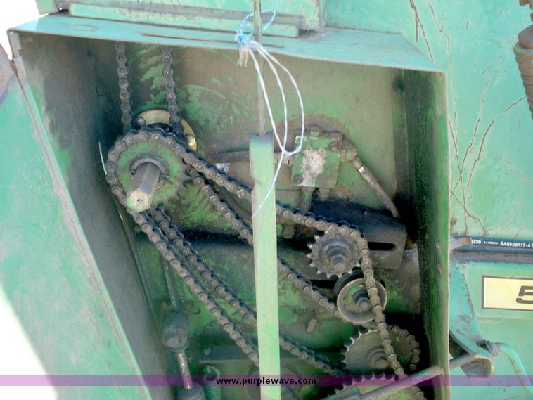 image for item 3058 John Deere 510 round baler