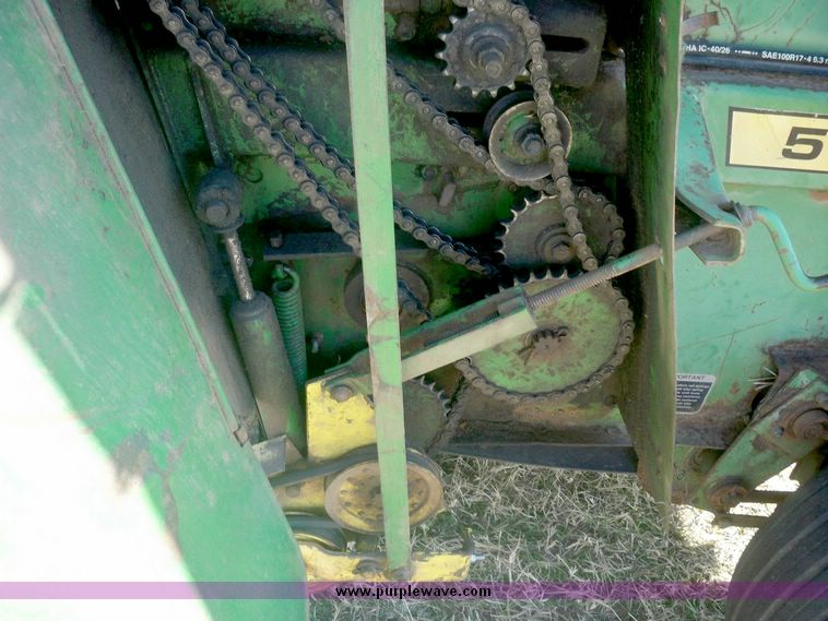 image for item 3058 John Deere 510 round baler