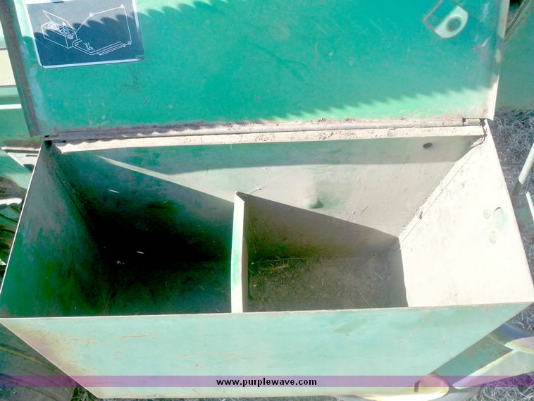 image for item 3058 John Deere 510 round baler