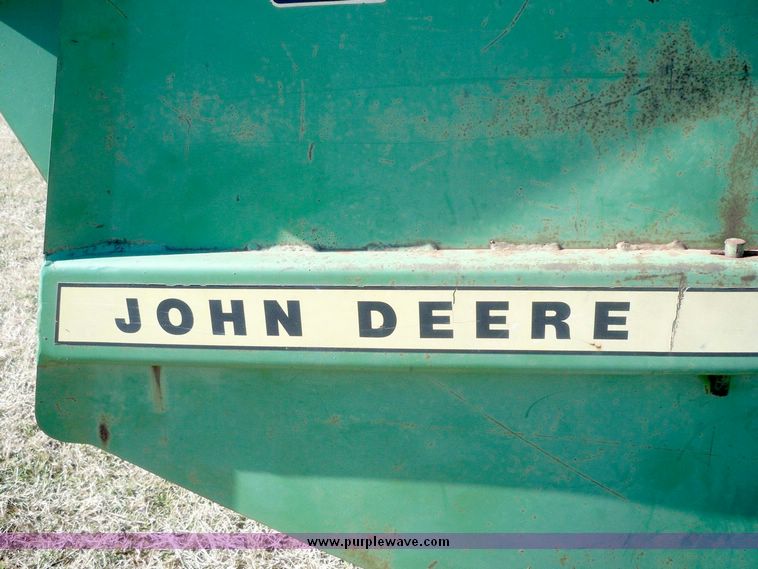 image for item 3058 John Deere 510 round baler