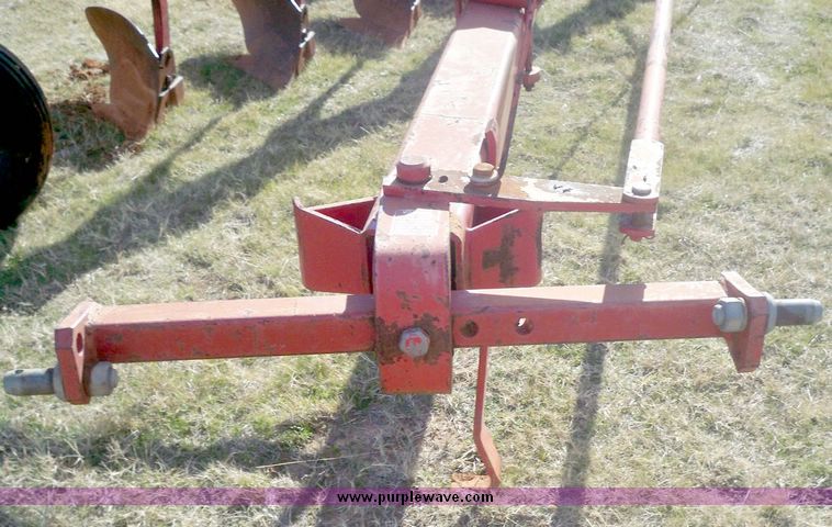 image for item 3060 International 720 seven bottom on-land plow