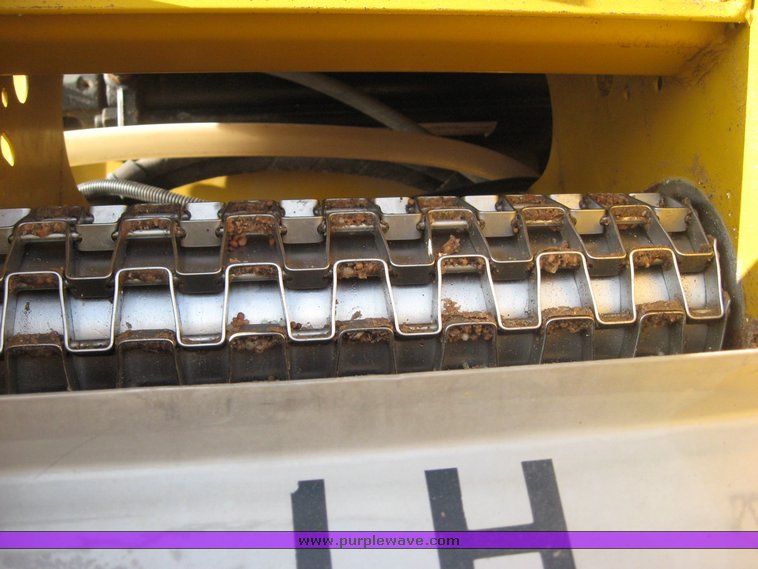 image for item 3732 2005 Rogator 1274C self propelled dry fertilizer spreader