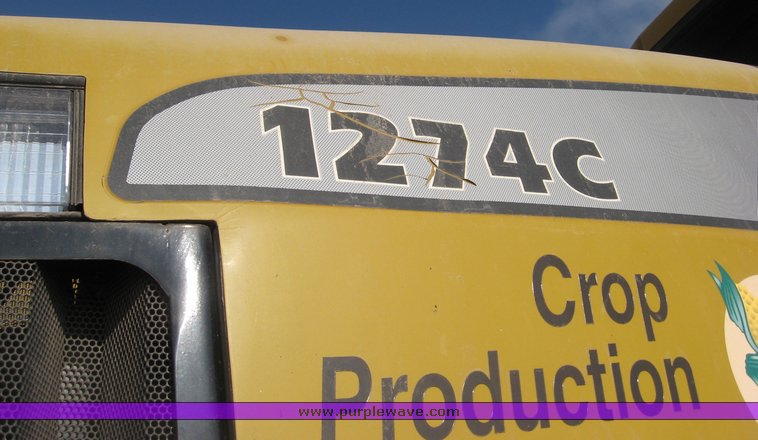 image for item 3732 2005 Rogator 1274C self propelled dry fertilizer spreader