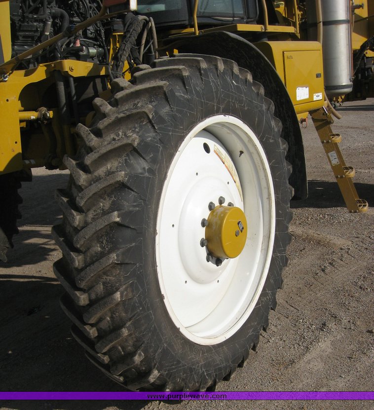 image for item 3732 2005 Rogator 1274C self propelled dry fertilizer spreader