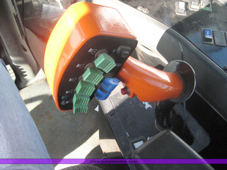 image for item 3732 2005 Rogator 1274C self propelled dry fertilizer spreader