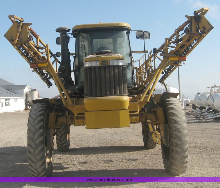image for item 3733 2005 Rogator 1274C self propelled sprayer