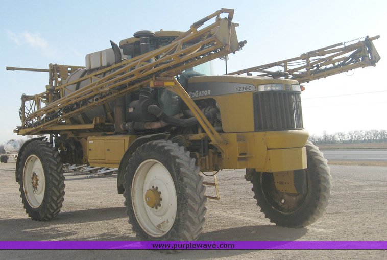 image for item 3733 2005 Rogator 1274C self propelled sprayer