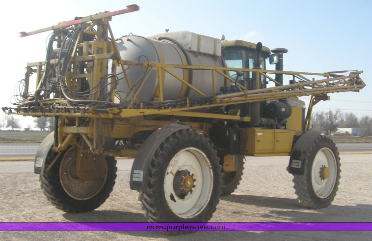 image for item 3733 2005 Rogator 1274C self propelled sprayer