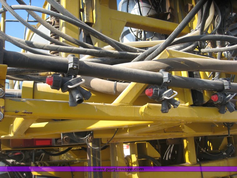 image for item 3733 2005 Rogator 1274C self propelled sprayer