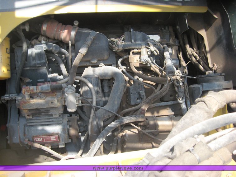 image for item 3733 2005 Rogator 1274C self propelled sprayer