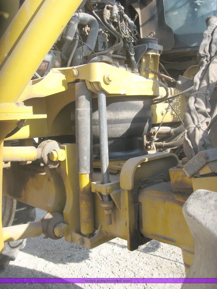 image for item 3733 2005 Rogator 1274C self propelled sprayer