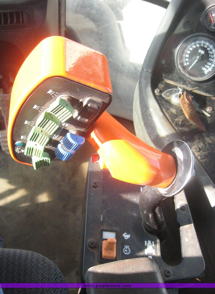 image for item 3733 2005 Rogator 1274C self propelled sprayer