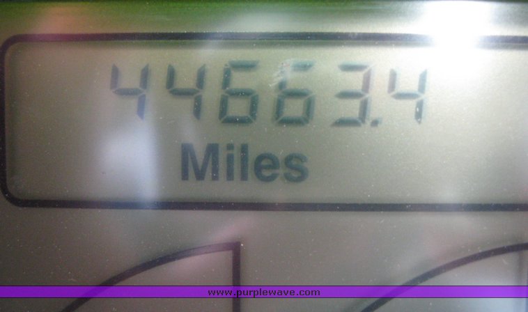 image for item 3733 2005 Rogator 1274C self propelled sprayer