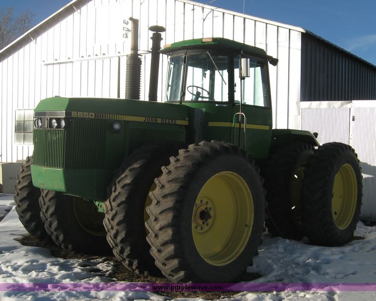 image for item 3737 1984 John Deere 8650 4WD tractor