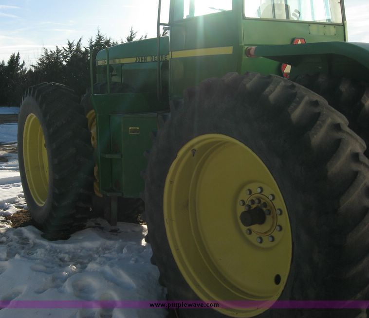image for item 3737 1984 John Deere 8650 4WD tractor