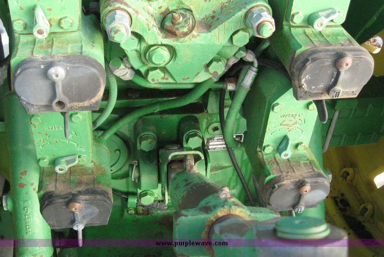image for item 3737 1984 John Deere 8650 4WD tractor