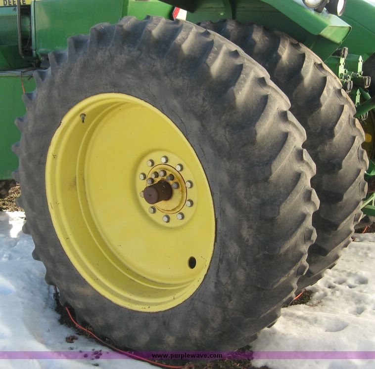 image for item 3737 1984 John Deere 8650 4WD tractor