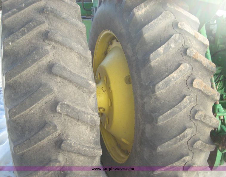 image for item 3737 1984 John Deere 8650 4WD tractor