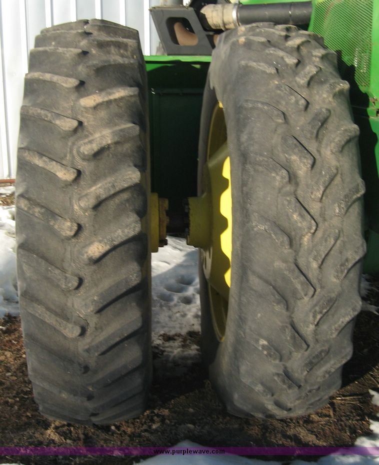 image for item 3737 1984 John Deere 8650 4WD tractor