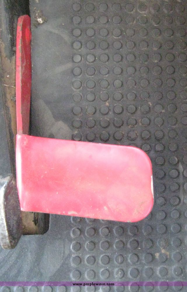 image for item 3737 1984 John Deere 8650 4WD tractor