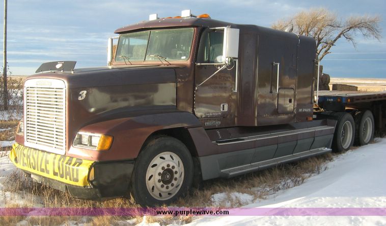 image for item 3738 1994 Freightliner Conventional FLD120 semi truck