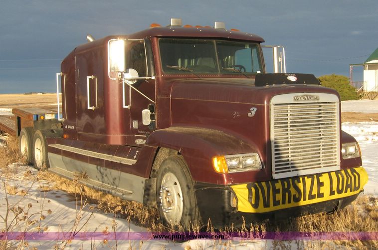 image for item 3738 1994 Freightliner Conventional FLD120 semi truck