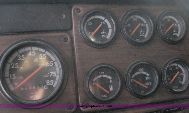 image for item 3738 1994 Freightliner Conventional FLD120 semi truck