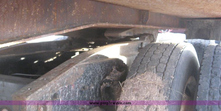 image for item 3739 2000 Doonan flat bed semi trailer