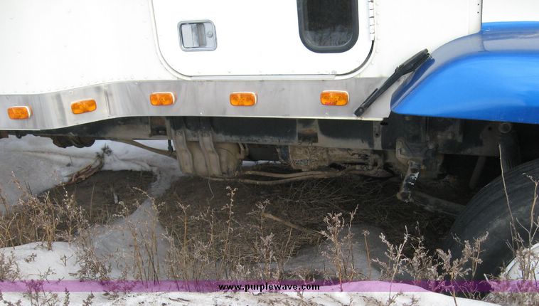 image for item 3743 1993 Freightliner Conventional FLD120 semi truck