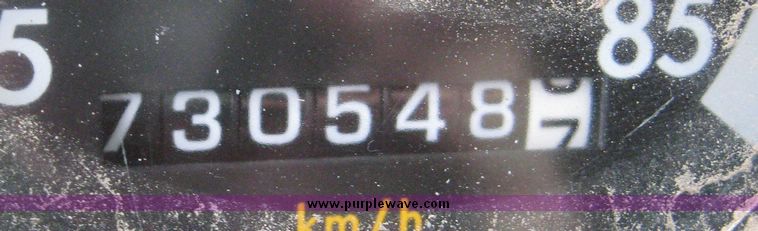 image for item 3743 1993 Freightliner Conventional FLD120 semi truck