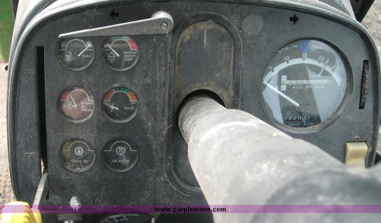 image for item 3744 1980 John Deere 4440 MFWD tractor